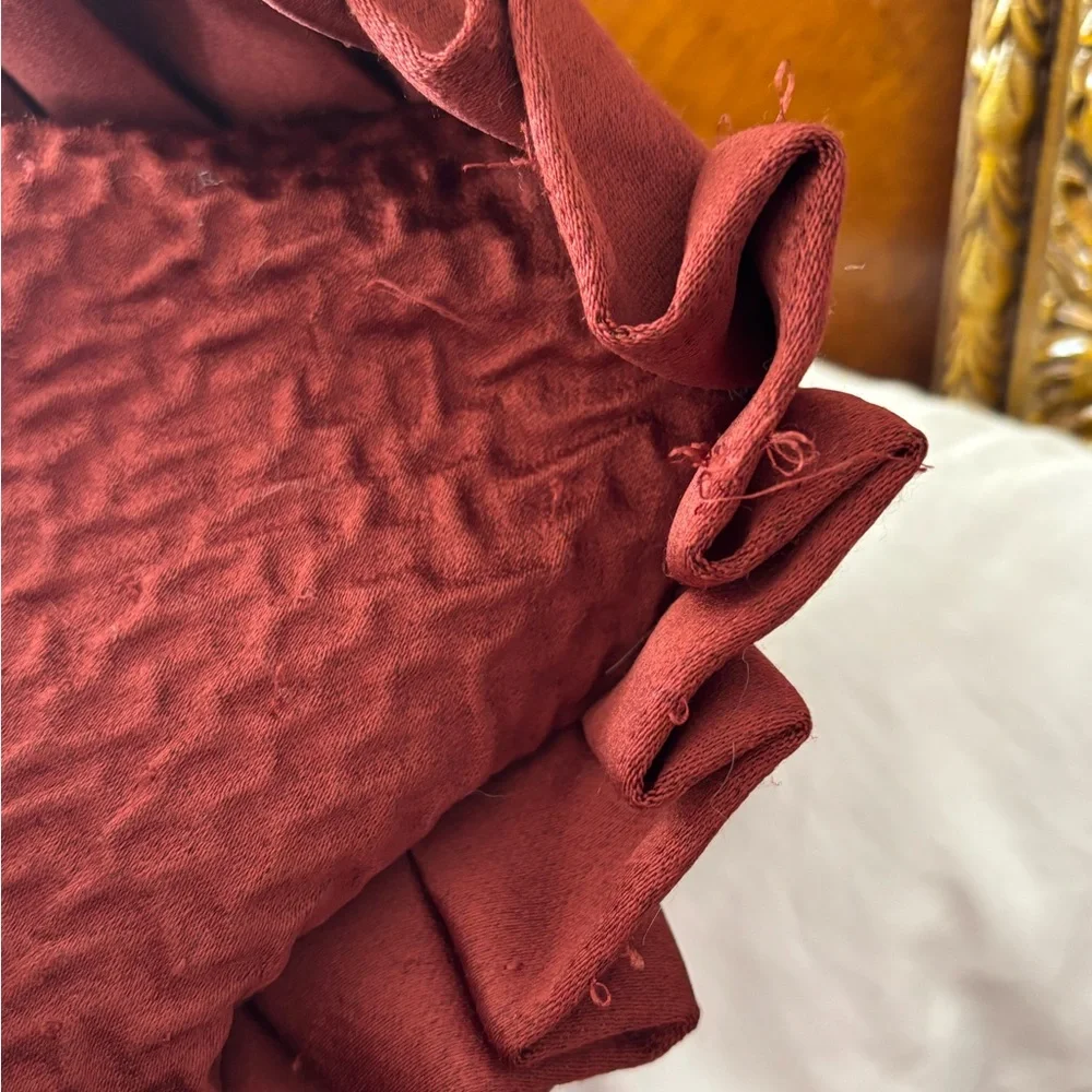 Elegant Burgundy and Gold Bedding Set